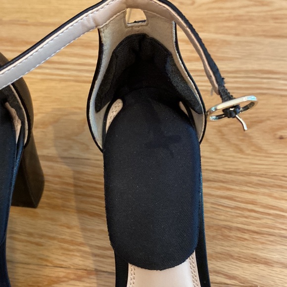 Open toe black strap high heels - Picture 4 of 5